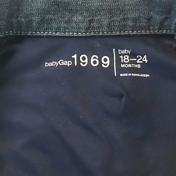 Baby Gap dark wash unisex denim jacket - Picture 2 of 3